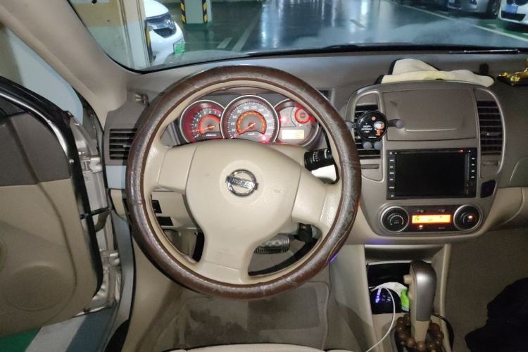 Used Nissan Sylphy 2016 Classic 1.6XE Automatic Leading Edition Steering Wheel