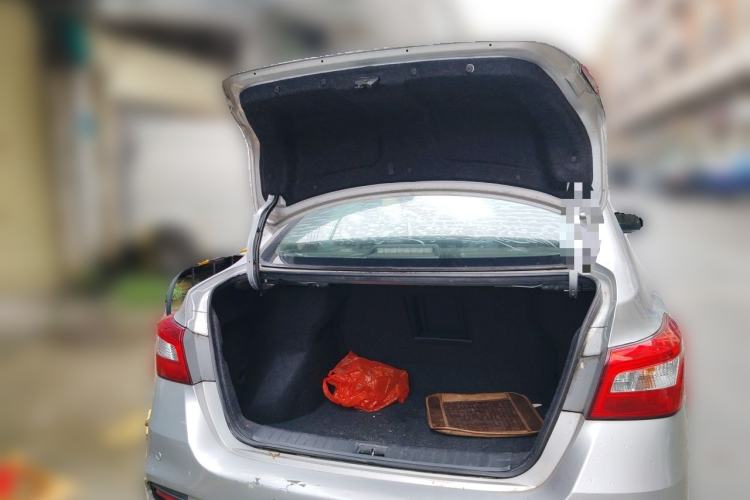Used Nissan Sylphy 2016 1.6 XL CVT Deluxe Edition Trunk