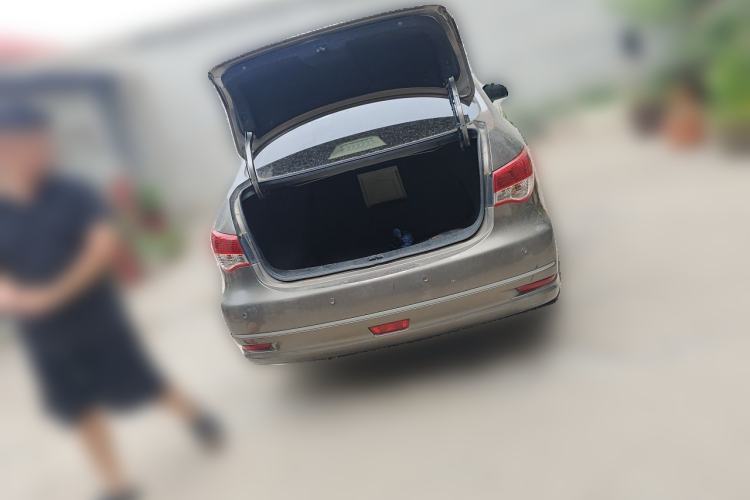 Used Nissan Sylphy 2016 Classic 1.6XE Automatic Comfort Edition Trunk