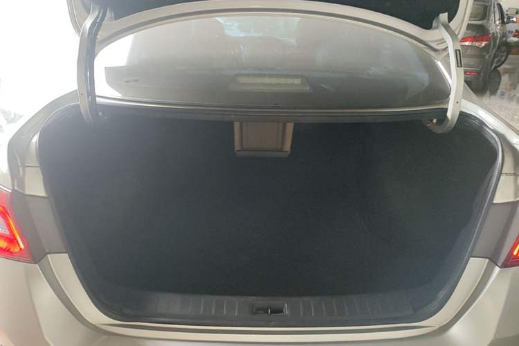 Used Nissan Sylphy 2016 1.6XV CVT Smart Enjoyment Version Trunk