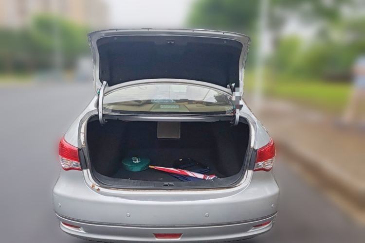 Used Nissan Sylphy 2016 Classic 1.6XE Automatic Comfort Edition Trunk