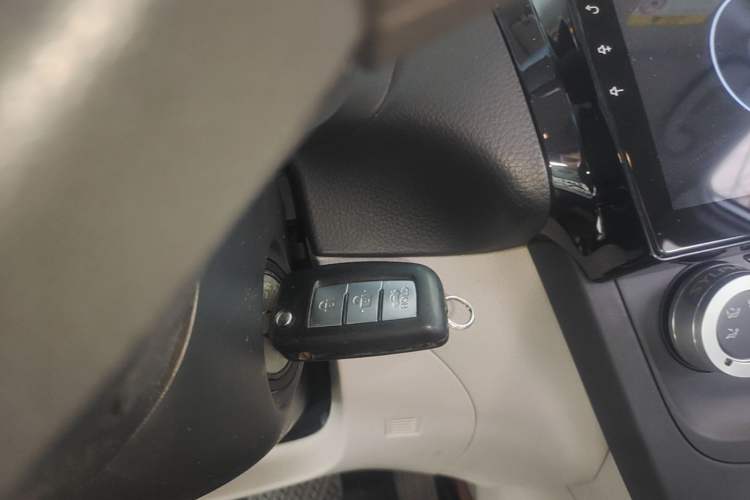 Used Nissan Sylphy 2016 1.6XE CVT Comfort Edition Vehicle Key