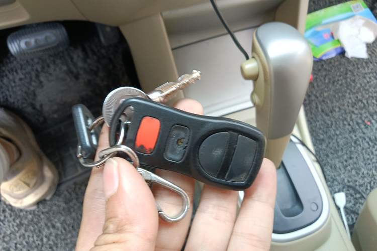 Used Nissan Sylphy 2016 Classic 1.6XE Automatic Leading Edition Vehicle Key
