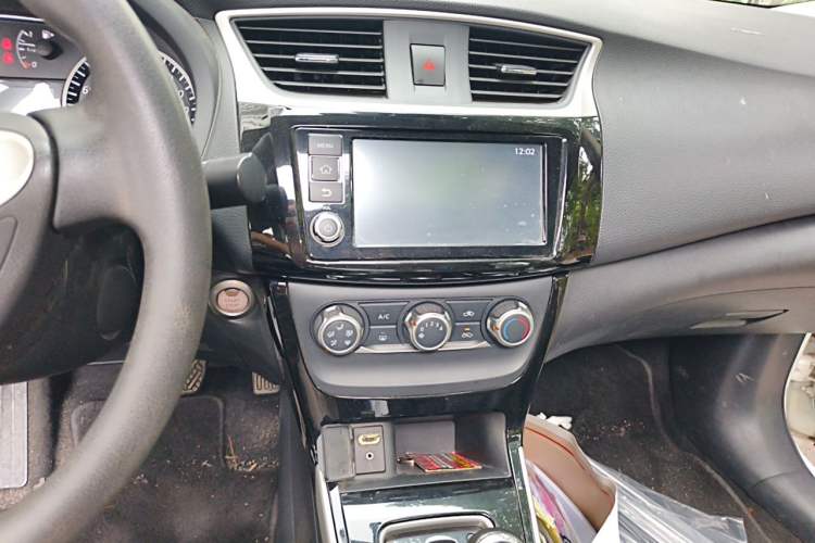 Used Nissan Sylphy 2016 1.6 XL CVT Deluxe Edition Audio And AC Panel
