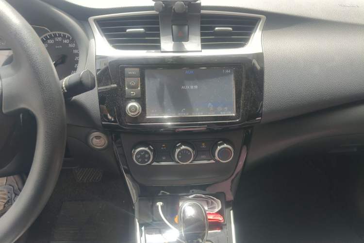 Used Nissan Sylphy 2016 1.6 XL CVT Deluxe Edition Audio And AC Panel
