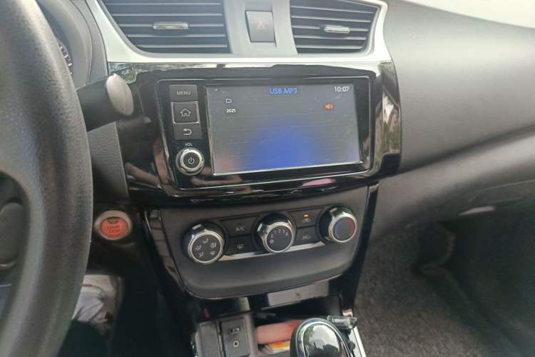 Used Nissan Sylphy 2016 1.6XV CVT Smart Enjoyment Version Audio And AC Panel