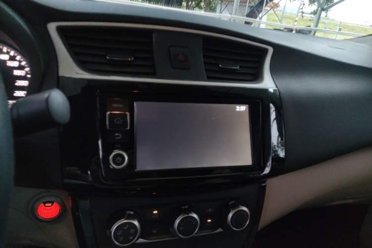 Used Nissan Sylphy 2016 1.6XV CVT Smart Enjoyment Version Audio And AC Panel