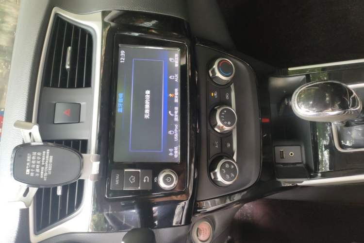 Used Nissan Sylphy 2016 1.6XV CVT Smart Enjoyment Version Audio And AC Panel