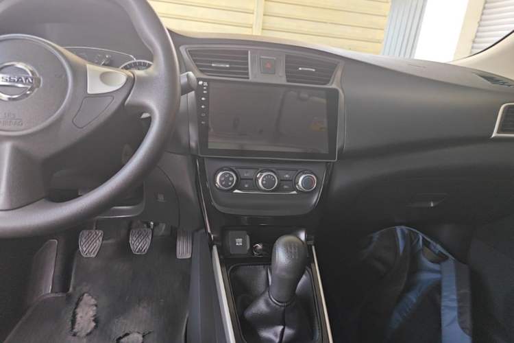 Used Nissan Sylphy 2016 1.6 XL Manual Luxury Edition Audio And AC Panel