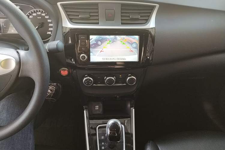 Used Nissan Sylphy 2016 1.6XV CVT Smart Enjoyment Version Audio And AC Panel