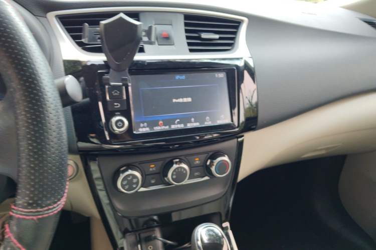 Used Nissan Sylphy 2016 1.6XV CVT Smart Enjoyment Version Audio And AC Panel