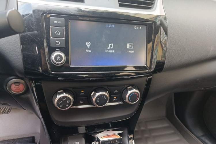 Used Nissan Sylphy 2016 1.6 XL CVT Deluxe Edition Audio And AC Panel
