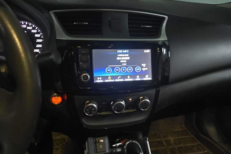 Used Nissan Sylphy 2016 1.6 XL CVT Deluxe Edition Audio And AC Panel
