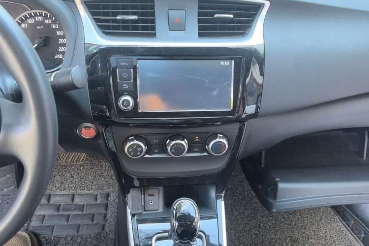 Used Nissan Sylphy 2016 1.6XV CVT Smart Enjoyment Version Audio And AC Panel