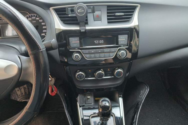 Used Nissan Sylphy 2016 1.6 XL CVT Luxury Edition Audio And AC Panel