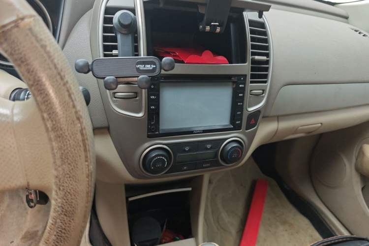 Used Nissan Sylphy 2016 Classic 1.6XE Manual Comfort Edition Audio And AC Panel
