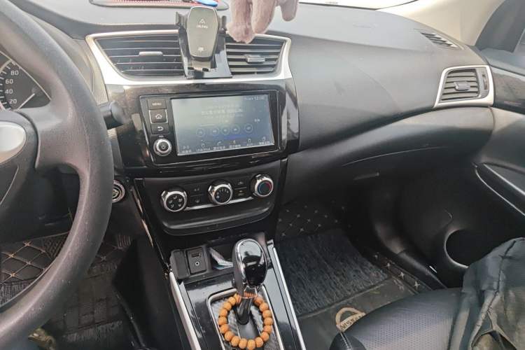 Used Nissan Sylphy 2016 1.6XV CVT Smart Enjoyment Version Audio And AC Panel