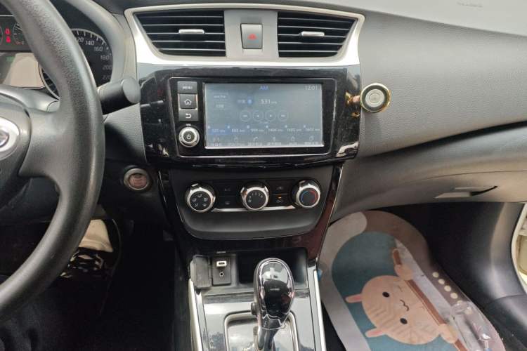 Used Nissan Sylphy 2016 1.6XV CVT Smart Enjoyment Version Audio And AC Panel