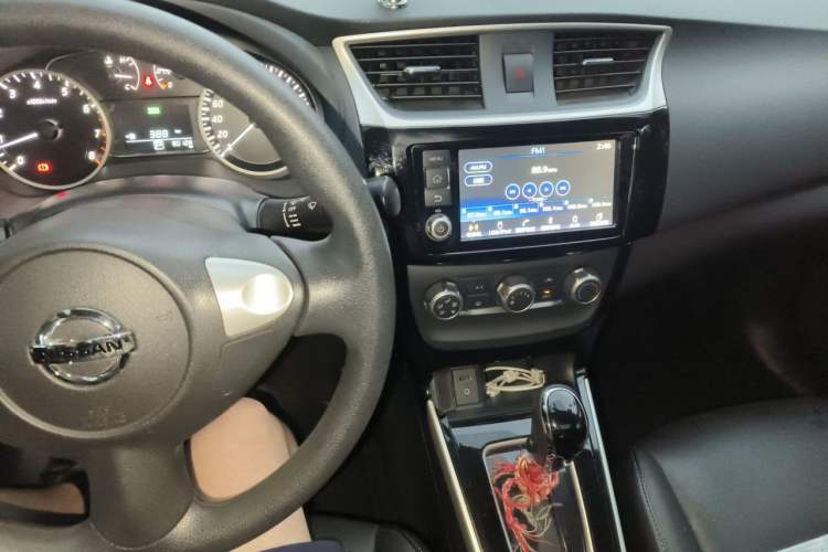 Used Nissan Sylphy 2016 1.6XV CVT Smart Enjoyment Version Audio And AC Panel