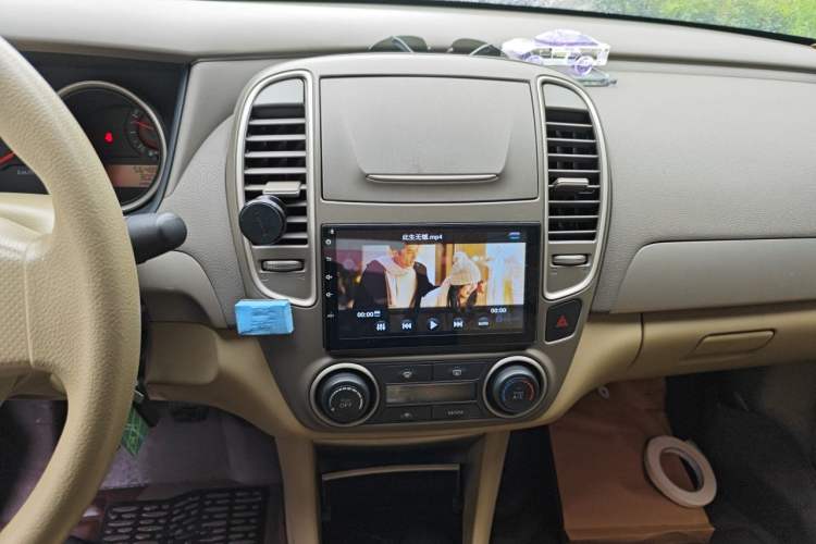 Used Nissan Sylphy 2016 Classic 1.6XE Manual Comfort Edition Audio And AC Panel