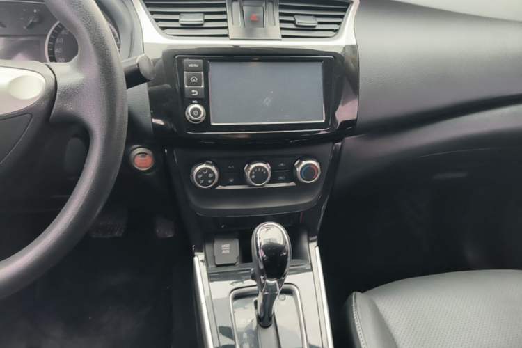 Used Nissan Sylphy 2016 1.6 XL CVT Deluxe Edition Audio And AC Panel