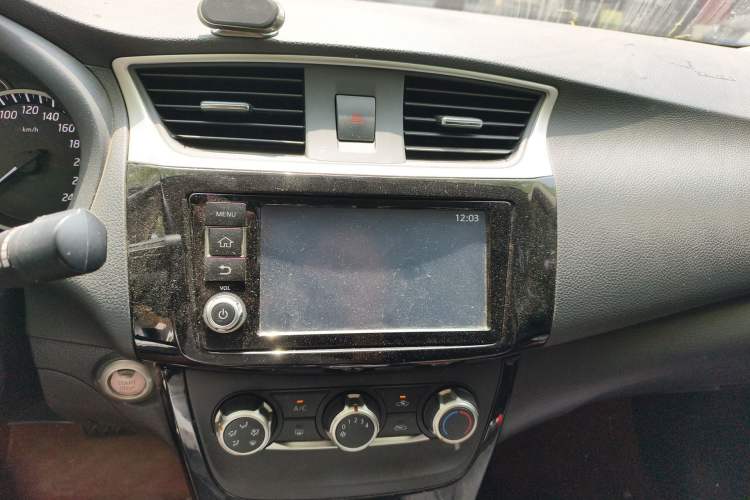 Used Nissan Sylphy 2016 1.6 XL CVT Luxury Edition Audio And AC Panel