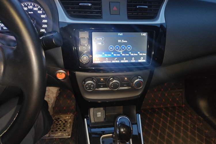 Used Nissan Sylphy 2016 1.6XV CVT Smart Enjoyment Version Audio And AC Panel