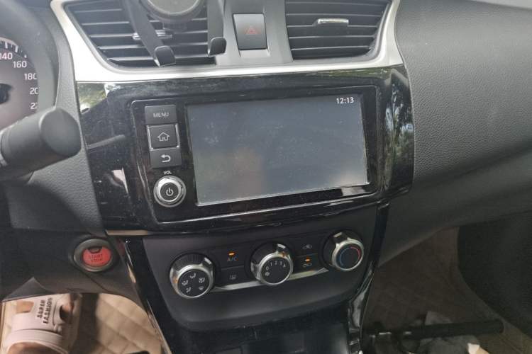 Used Nissan Sylphy 2016 1.6 XL CVT Deluxe Edition Audio And AC Panel