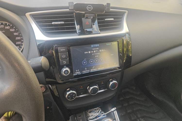 Used Nissan Sylphy 2016 1.6XV CVT Smart Enjoyment Version Audio And AC Panel