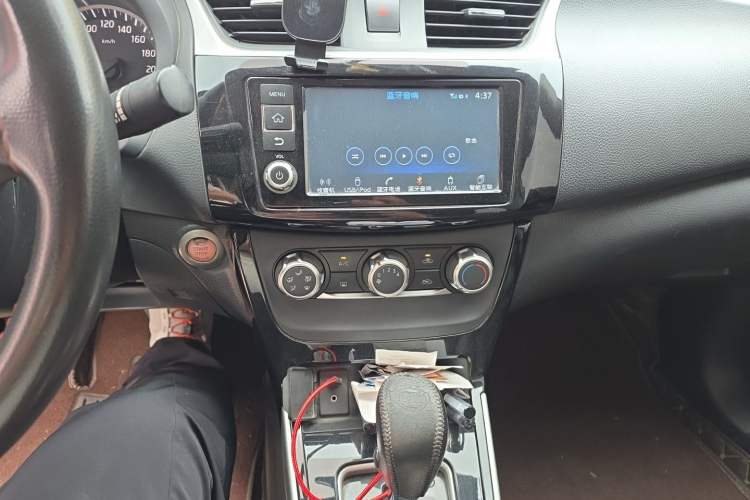 Used Nissan Sylphy 2016 1.6XV CVT Smart Enjoyment Version Audio And AC Panel