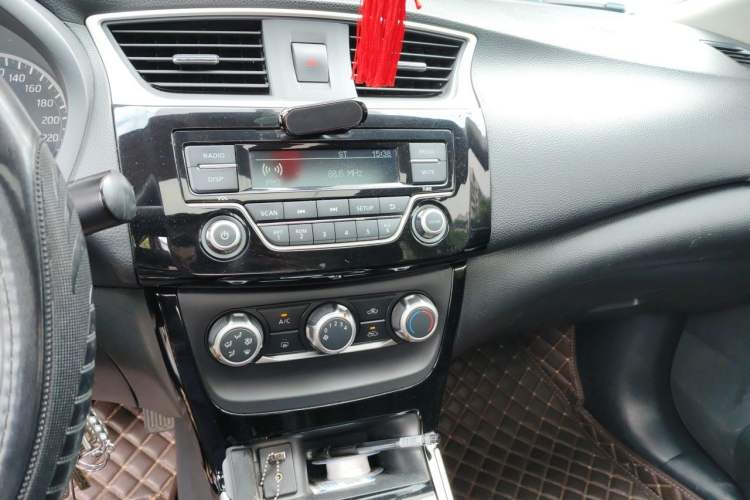 Used Nissan Sylphy 2016 1.6 XL Manual Luxury Edition Audio And AC Panel