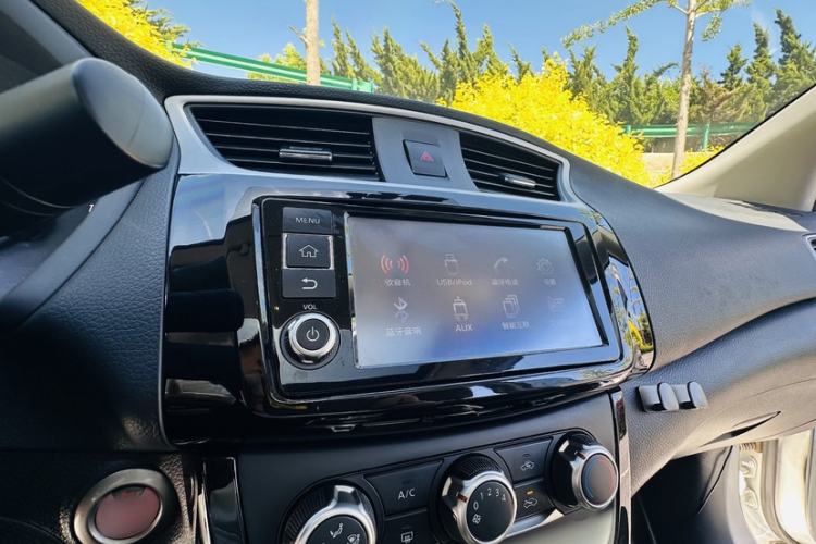 Used Nissan Sylphy 2016 1.6 XL CVT Deluxe Edition Audio And AC Panel