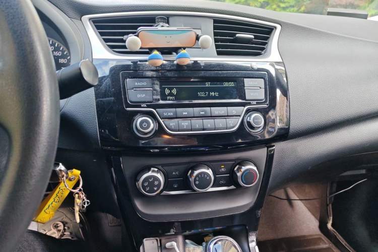 Used Nissan Sylphy 2016 1.6 XL CVT Luxury Edition Audio And AC Panel