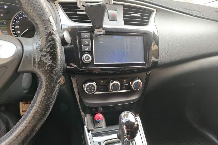 Used Nissan Sylphy 2016 1.6XV CVT Smart Enjoyment Version Audio And AC Panel
