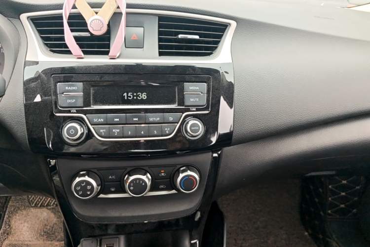 Used Nissan Sylphy 2016 1.6 XL CVT Luxury Edition Audio And AC Panel