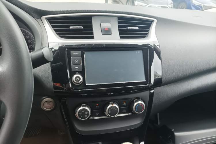 Used Nissan Sylphy 2016 1.6 XL CVT Luxury Edition Audio And AC Panel