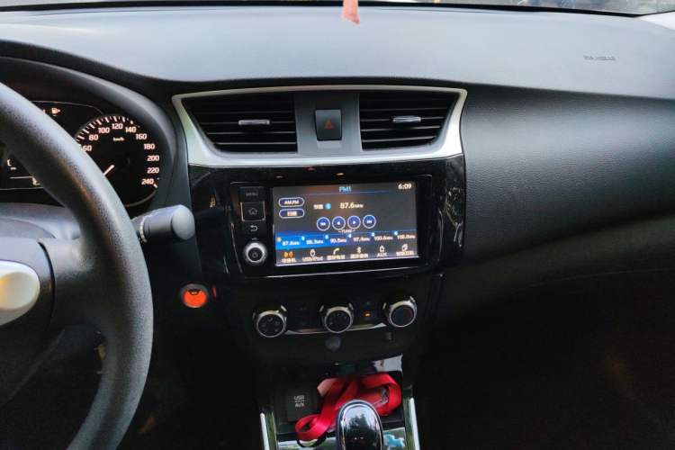 Used Nissan Sylphy 2016 1.6 XL CVT Deluxe Edition Audio And AC Panel
