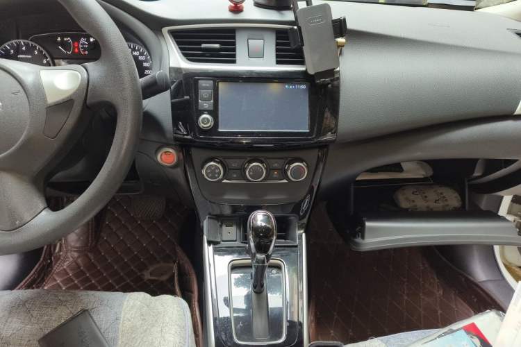 Used Nissan Sylphy 2016 1.6XV CVT Smart Enjoyment Version Audio And AC Panel