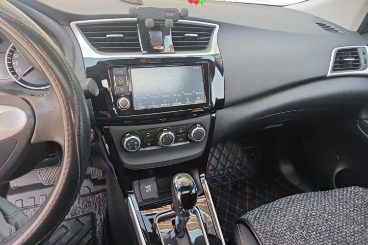 Used Nissan Sylphy 2016 1.6XV CVT Smart Enjoyment Version Audio And AC Panel