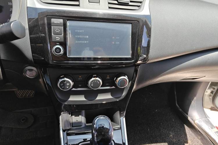 Used Nissan Sylphy 2016 1.6 XL CVT Deluxe Edition Audio And AC Panel