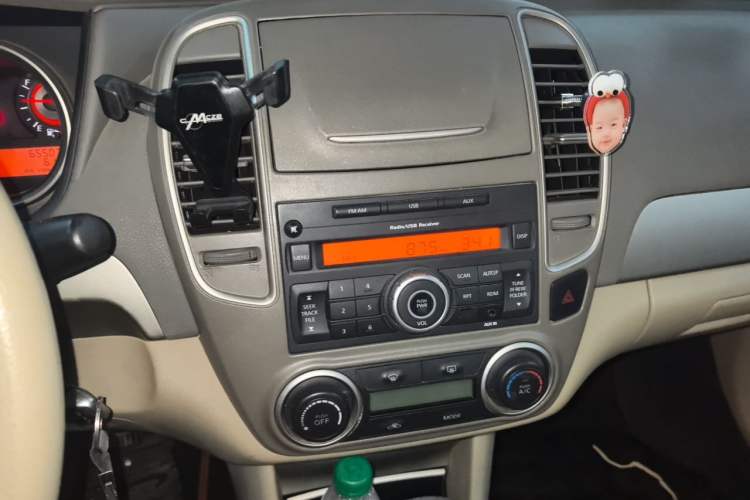 Used Nissan Sylphy 2016 Classic 1.6XE Manual Leading Edition Audio And AC Panel