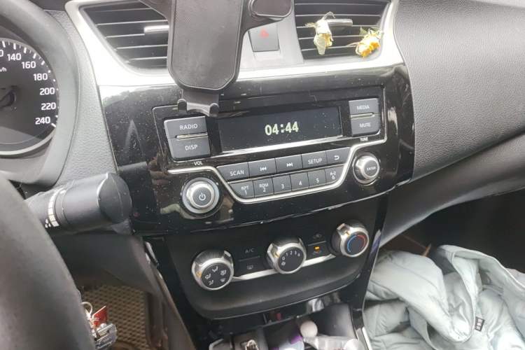 Used Nissan Sylphy 2016 1.6 XL CVT Luxury Edition Audio And AC Panel