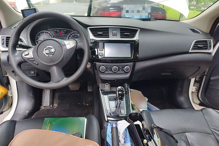 Used Nissan Sylphy 2016 1.6 XL CVT Deluxe Edition Center Console