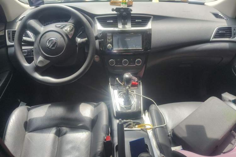 Used Nissan Sylphy 2016 1.6 XL CVT Deluxe Edition Center Console