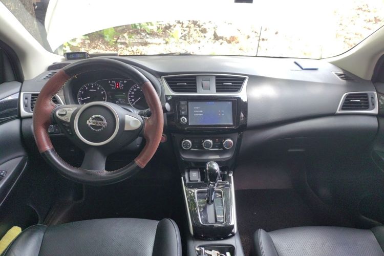 Used Nissan Sylphy 2016 1.6XV CVT Smart Enjoyment Version Center Console