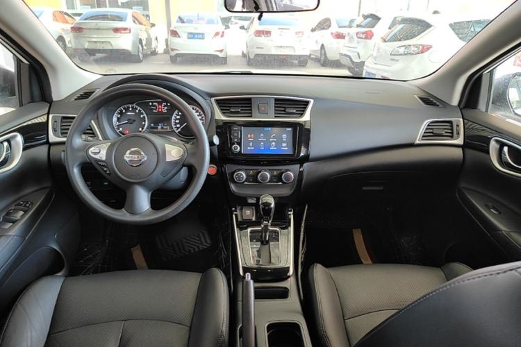 Used Nissan Sylphy 2016 1.6 XL CVT Deluxe Edition Center Console