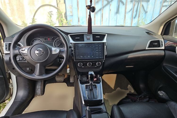Used Nissan Sylphy 2016 1.6 XL CVT Luxury Edition Center Console