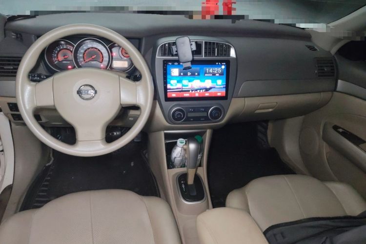 Used Nissan Sylphy 2016 Classic 1.6XE Automatic Leading Edition Center Console