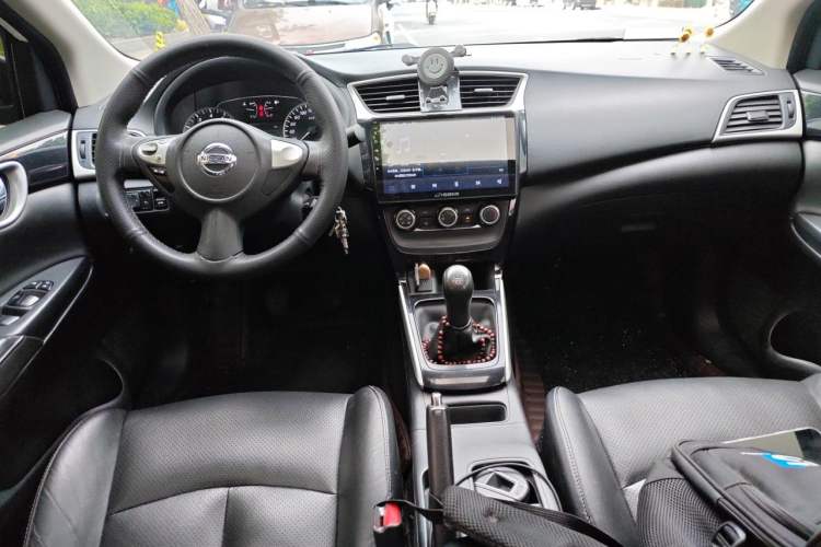 Used Nissan Sylphy 2016 1.6 XL Manual Luxury Edition Center Console