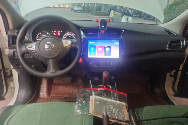 Used Nissan Sylphy 2016 1.6XV CVT Smart Enjoyment Version Center Console